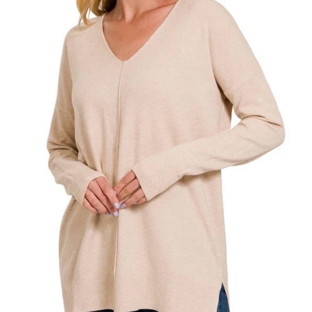 Front Seam V-neck Sweater